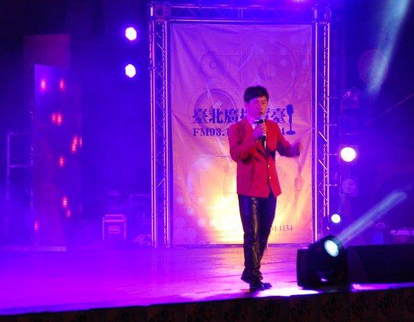 1020729藝人黃西田演唱「英雄」