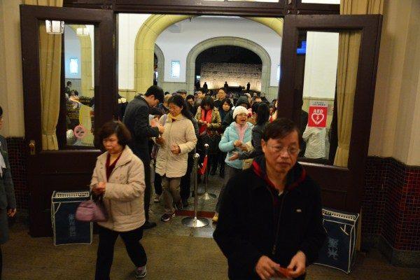 1021228歌迷進場