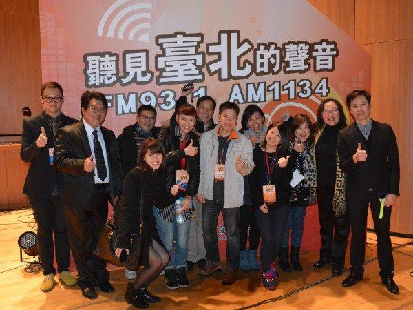 1021228電臺工作人員大合照