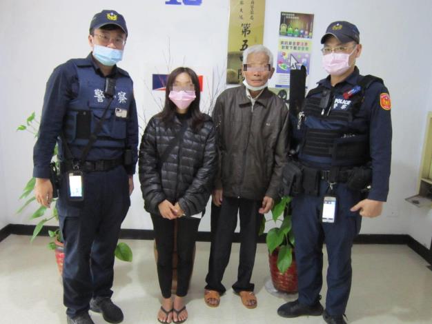 員警與失智爺爺、家屬之合照(jpg)