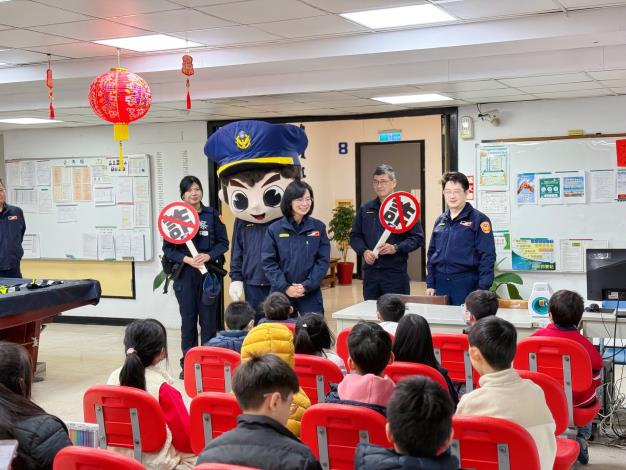 照片1-臺北市政府警察局保安警察大隊舉辦「警察小英雄，守護社區大冒險！」活動