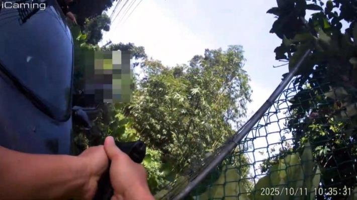 照片2-臺北市政府警察局保安警察大隊員警查緝通緝犯衝撞現場