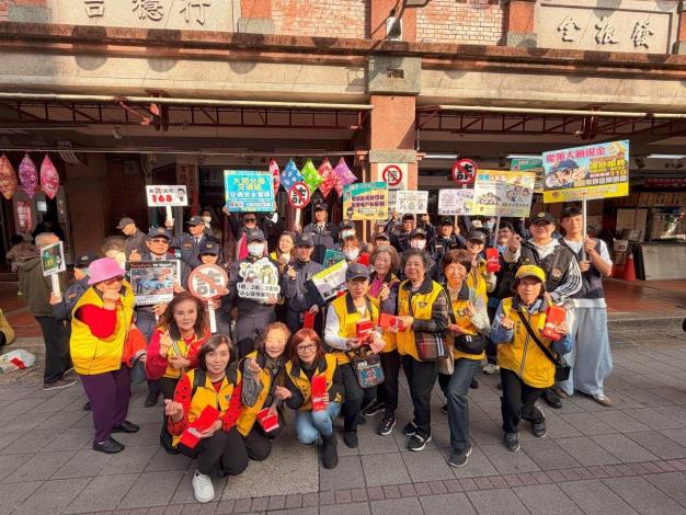 市長蔣萬安與大同分局在迪化商圈舉辦「犯罪預防及交通宣導遊街活動」(01)