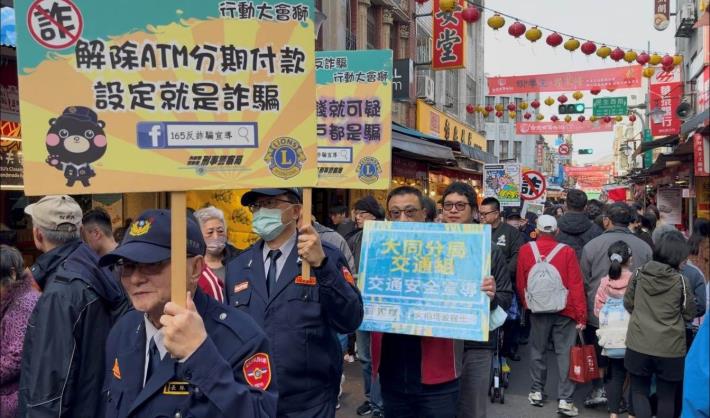 市長蔣萬安與大同分局在迪化商圈舉辦「犯罪預防及交通宣導遊街活動」(03)