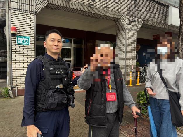 警員協助迷途長者平安返家