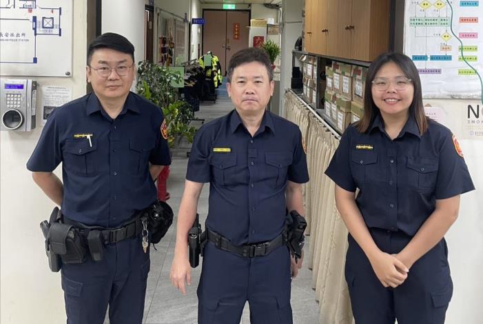 北投分局長安派出所所長鄭偉男(中)及警員游竣強(左)、沈宛臻(右)