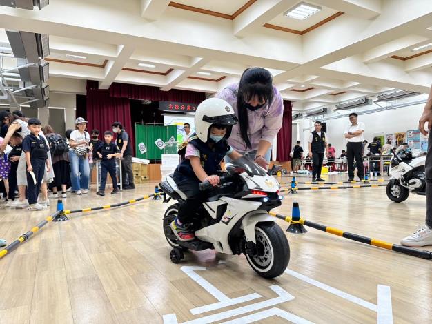 小小警察體驗營活動現場