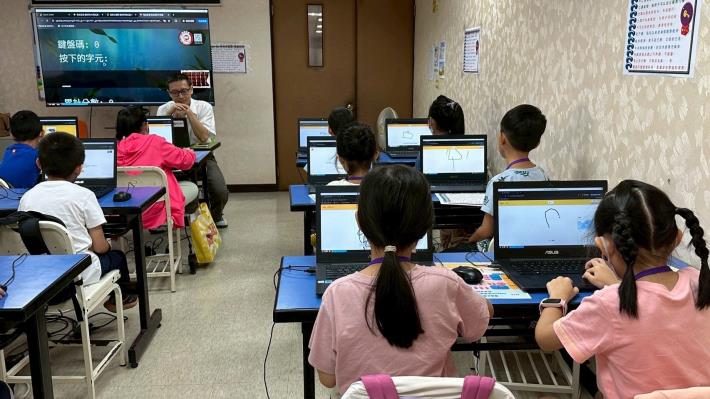 114年Happy Go雲端發票探索趣國小營隊活動照片(15)