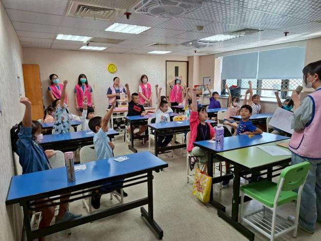 114年Happy Go雲端發票探索趣國小營隊活動照片(24)