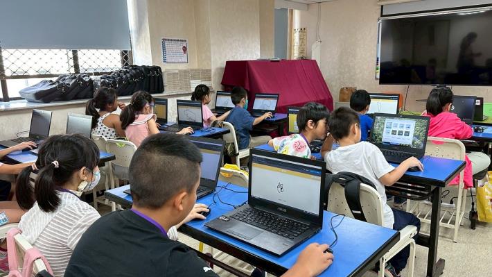 114年Happy Go雲端發票探索趣國小營隊活動照片(14)