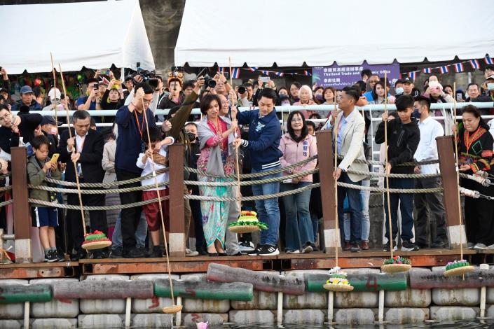 2023 Taipei Water Lantern Festival3