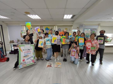 1. Group photo showcasing the outcome of the art therapy creation class.