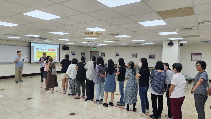 Học viên tham gia các trò chơi vui nhộn