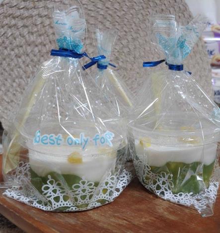 08. Kue sagu pandan yang cantik dan enak telah selesai dibuat