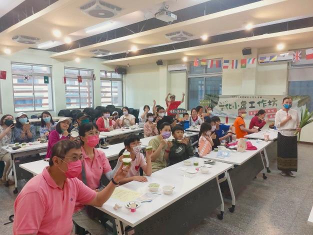 09 လက္လုပ္အခ်ိဳပြဲမ်ားကိုင္ၿပီးအဖြဲ႔လိုက္ဓါတ္ပံု။