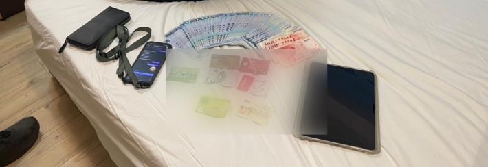 警方逮捕詐欺車手並查扣證物