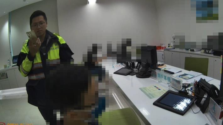 警方攔阻假交友真詐財被害民眾