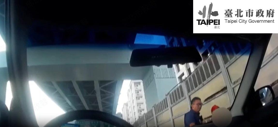紅帽阿嬤誤入快速道路險象環生 文二警緊急護送返家
