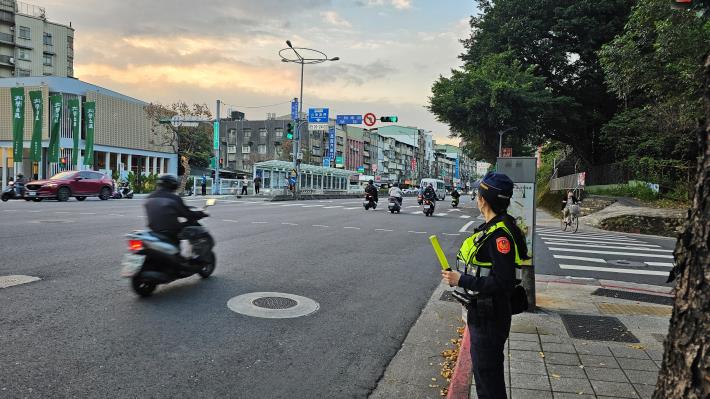 鎖定轄內四大交通路口加派警力