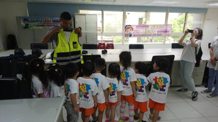 幼兒園參訪木新所警察初體驗之旅照片3