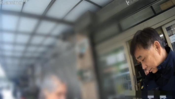 員警詢問老婦資料