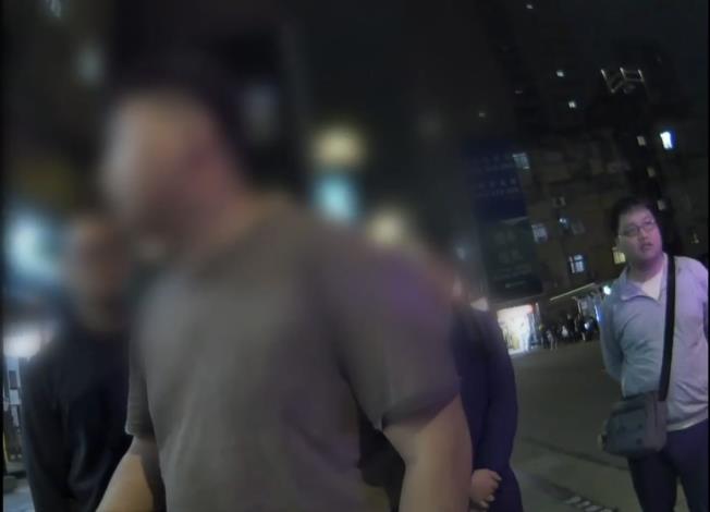 員警執行埋伏