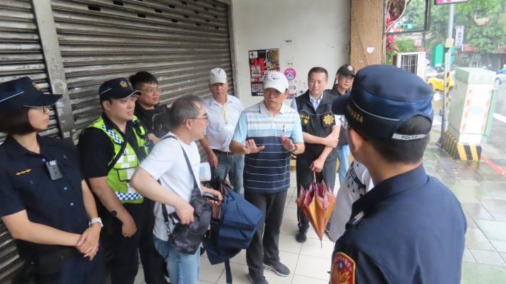 大批警力維安.JPG