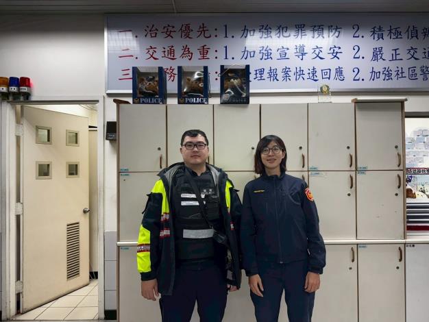 執勤員警合影.JPG