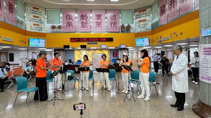 LINE_ALBUM_202556母親節音樂會（中醫昆明場）_250513_46