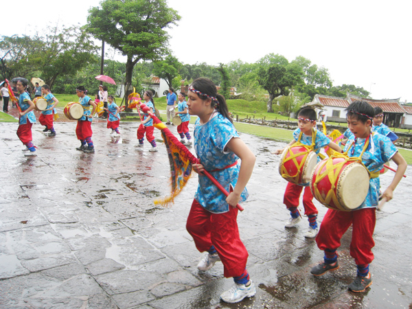 Jumping and Drumming Parade Formation（Gu Ting Elementary School）-3