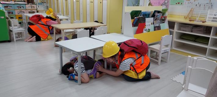 3黃芽班就地避難