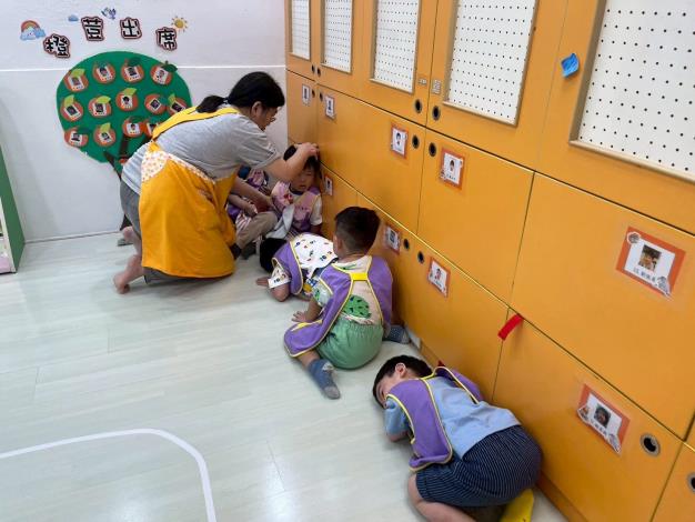 4紫荳班就地避難