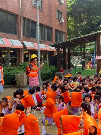 11教保組長清點全園幼兒人數