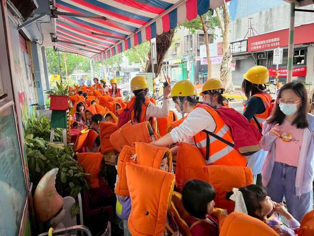 10全園師生疏散至1樓公共空間集合