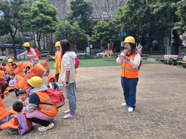 15李老師聽到廚房有火災通報119