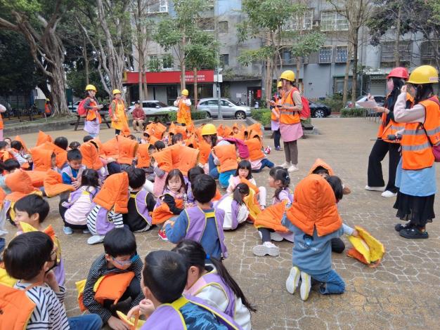 17教保組長清點全園幼兒人數