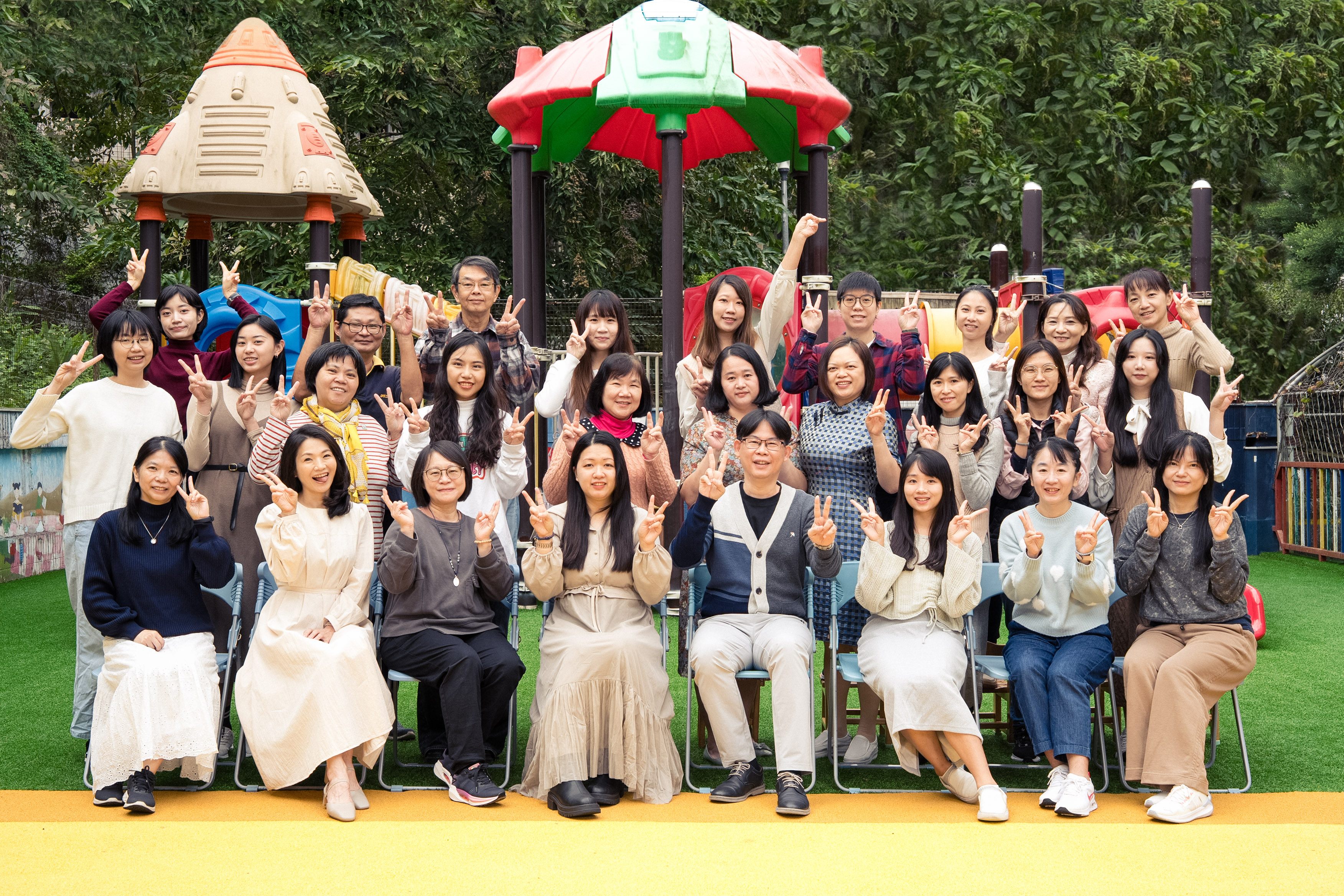 內湖幼兒園全園老師照片
