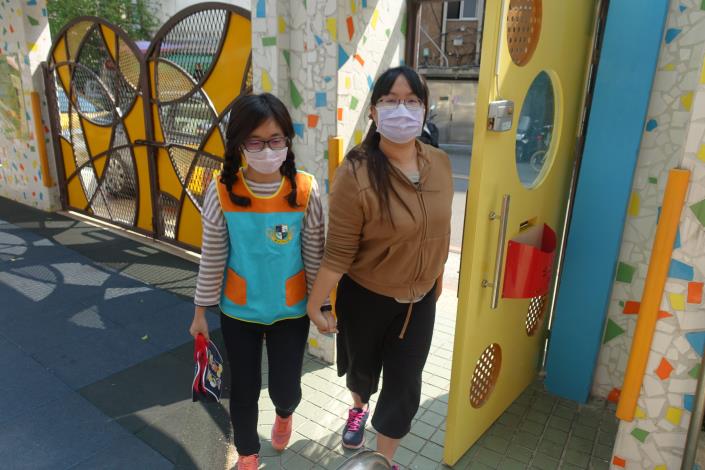 1幼兒入校門.JPG