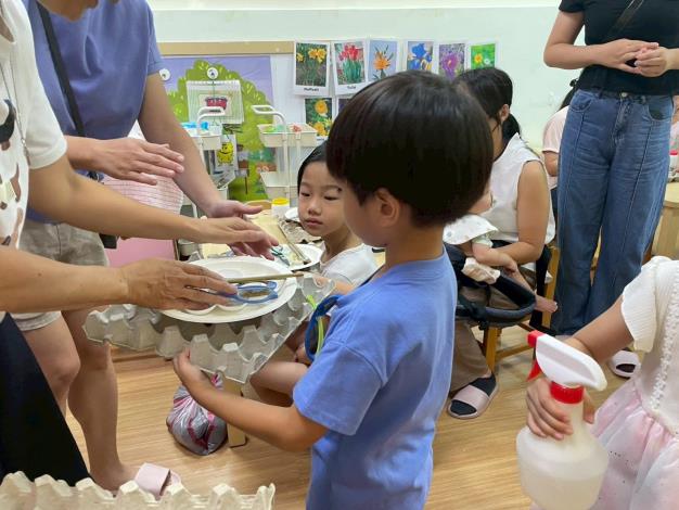 LINE_ALBUM_1141018英文閱讀樂_251019_73