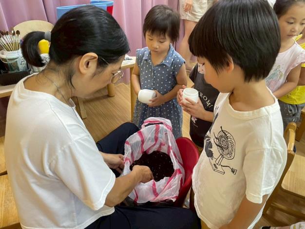 LINE_ALBUM_1141018英文閱讀樂_251019_36