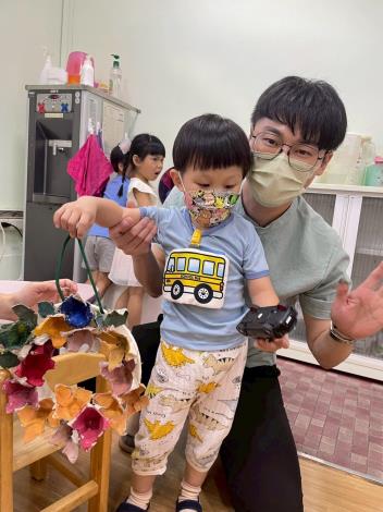 LINE_ALBUM_1141018英文閱讀樂_251019_162