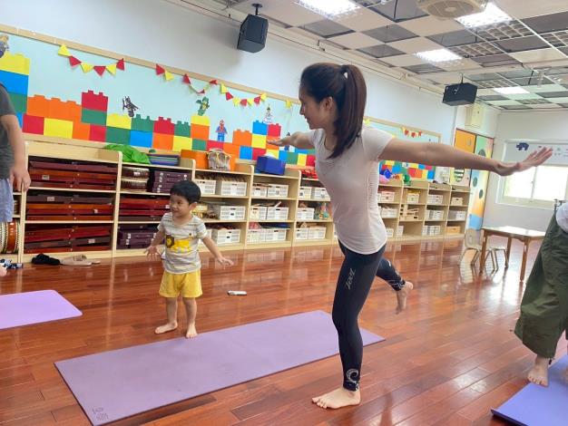 LINE_ALBUM_20251018 士林園親子瑜伽_251018_152