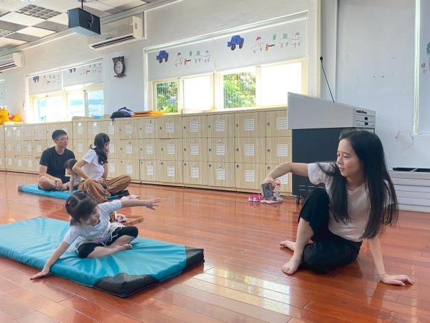 LINE_ALBUM_20251018 士林園親子瑜伽_251018_228