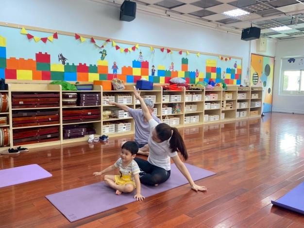 LINE_ALBUM_20251018 士林園親子瑜伽_251018_185