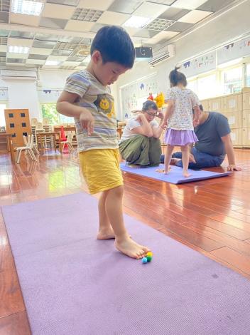 LINE_ALBUM_20251018 士林園親子瑜伽_251018_85