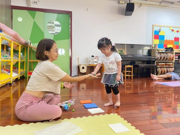 LINE_ALBUM_20251018 士林園親子瑜伽_251018_115