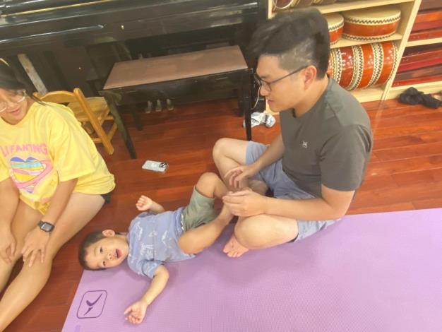 LINE_ALBUM_20251018 士林園親子瑜伽_251018_37