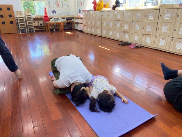 LINE_ALBUM_20251018 士林園親子瑜伽_251018_159