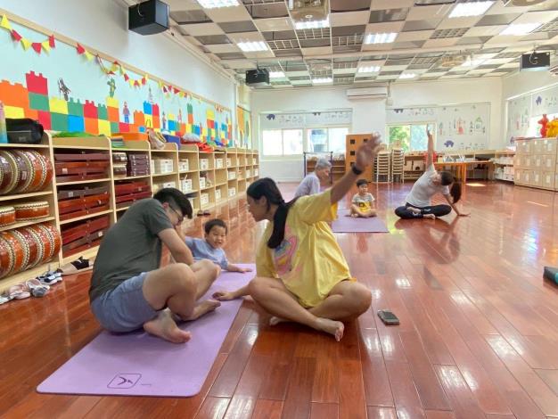 LINE_ALBUM_20251018 士林園親子瑜伽_251018_231