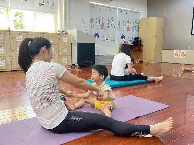 LINE_ALBUM_20251018 士林園親子瑜伽_251018_63